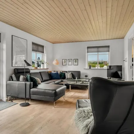 Christina - 300m To The Fjord By Interhome Feriehus *
